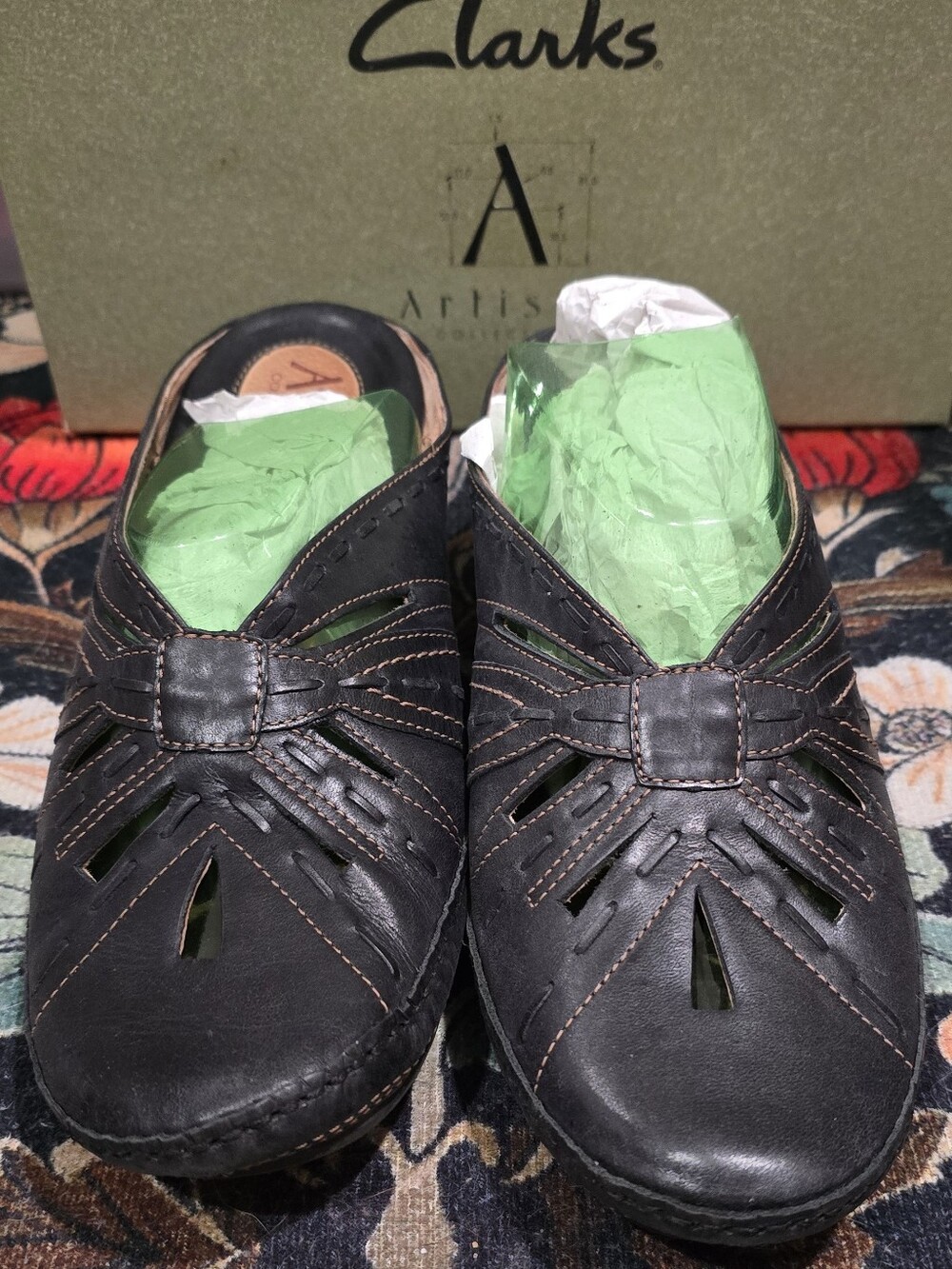 ​Clarks Artisan Black Leather Oahu Cutout Slide Clogs Size 7.5M NIB